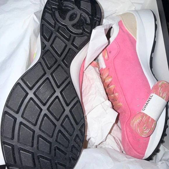 Chanel Women's Pink and Green Sneakers NWT - Picture 3 of 10
